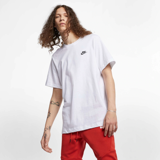 CAMISA NIKE - MANGA CURTA - NSW CLUB TEE P/GG 1221 - REF AR4997101